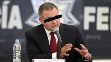 FGR tiene órdenes de captura con esposa y hermanos de García Luna