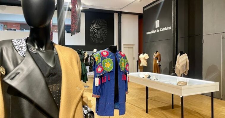 Alumna de la UTEZ expone producción de diseño y moda en España