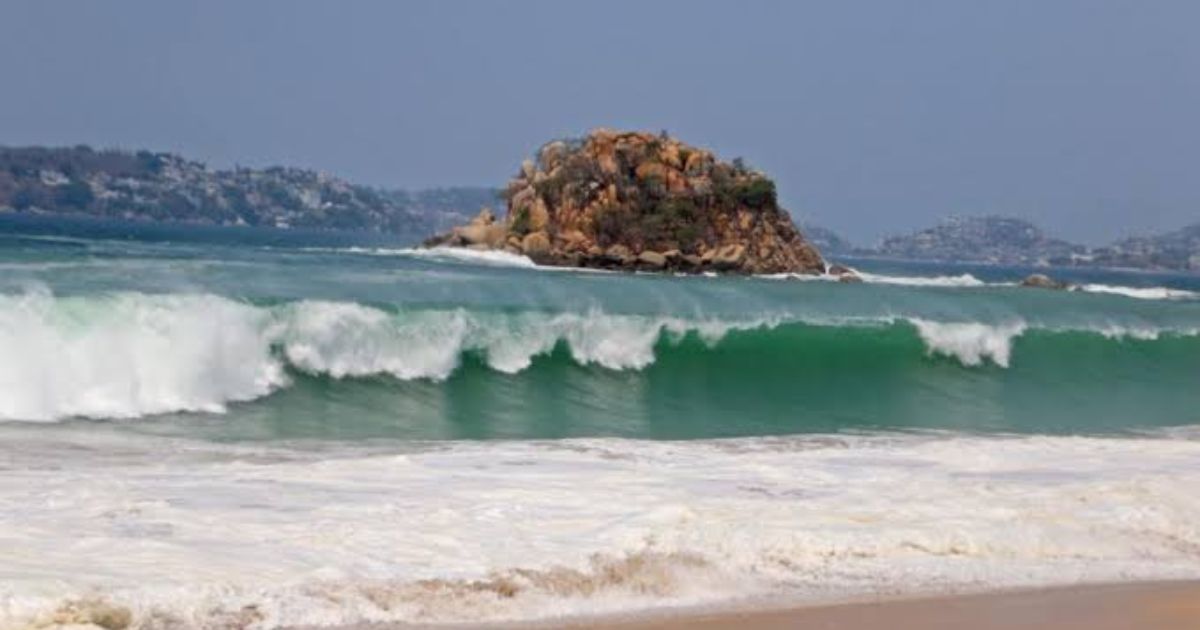 Mar de fondo cobra la vida de al menos diez personas en Acapulco