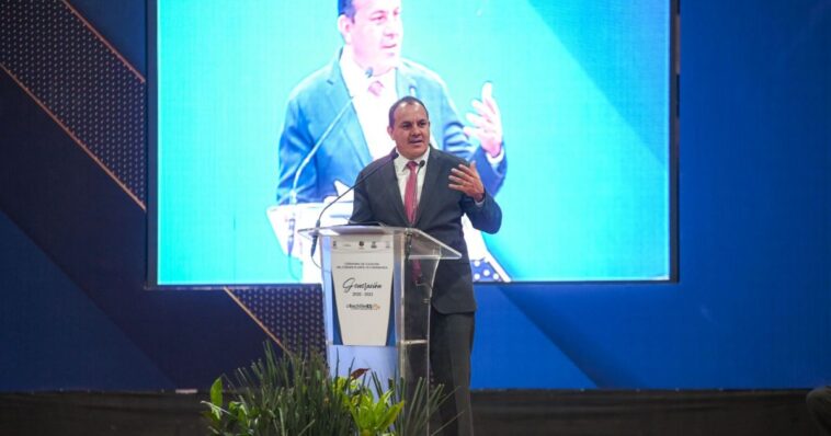 Gobernador de Morelos encabeza ceremonia de graduación de Bachilleres Plantel 01
