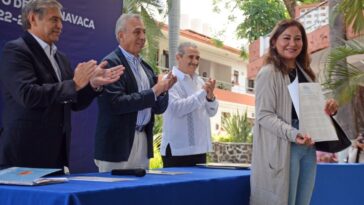 Entregan escrituras en Cuernavaca