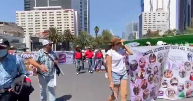 Marcha en la defensa de la Tauromaquia y las peleas de gallos en CDMX