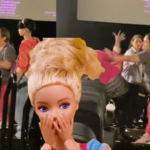 Mujeres se agreden al término de la función de Barbie