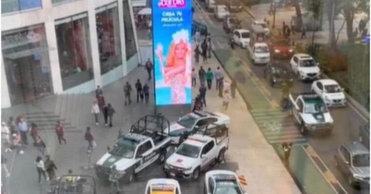 (VIDEO): Persona cae desde un segundo piso en plaza Reforma 222
