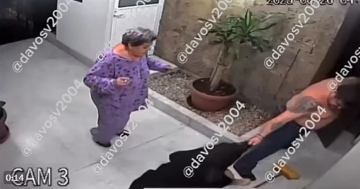 Hombre golpea a mujer en CDMX