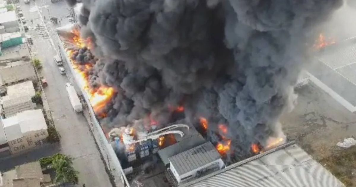 Incendio en fábrica