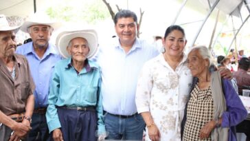 festejan a abuelitos en Yecapixtla