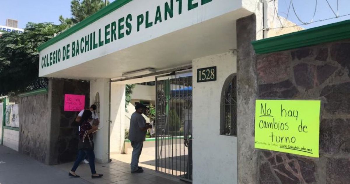 Alumna de bachilleres cae de un tercer piso