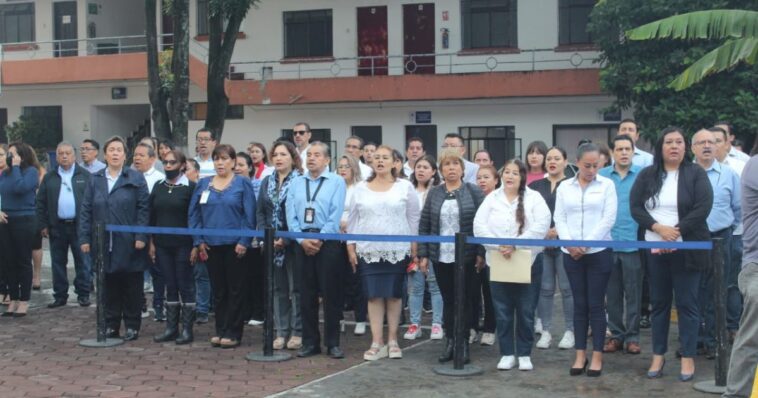 Celebran primera ceremonia de izamiento y honores a la bandera