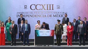 Gobernador de Cuernavaca encabeza Ceremonia Cívica del Tradicional Desfile-Militar