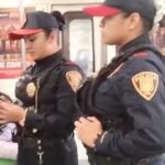 Oficiales esposan a jóvenes por quedarse dormidas en Metro CDMX