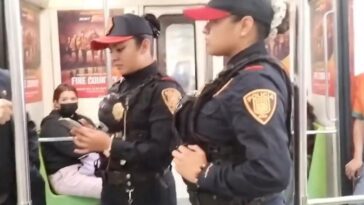 Oficiales esposan a jóvenes por quedarse dormidas en Metro CDMX