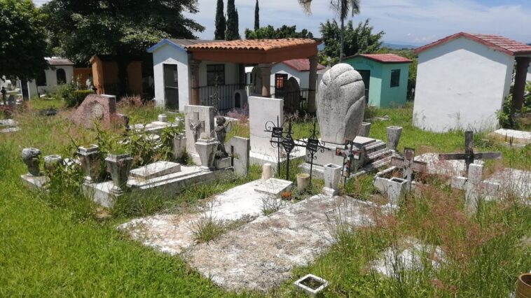 Removerán más de 200 tumbas en La Paz Cuernavaca