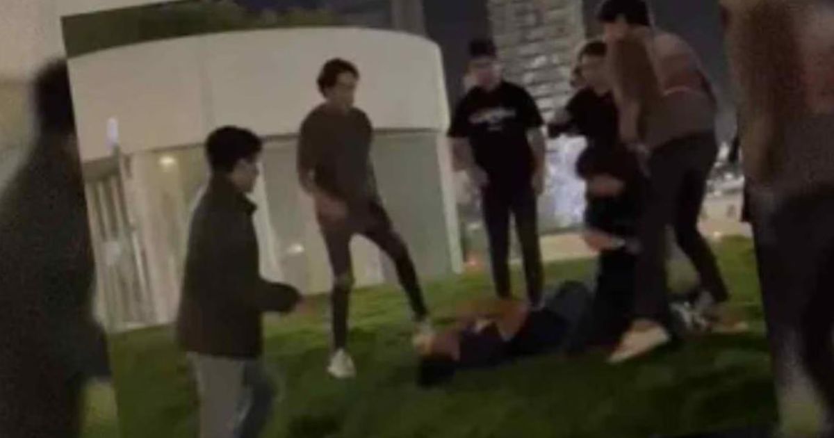 Se entregan a las autoridades dos agresores del joven de Puebla