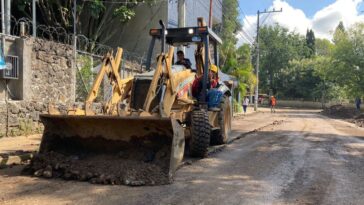 Atienden afectaciones en la Avenida Universidad ante las lluvias