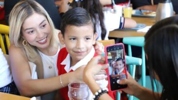 Reconocen a niños y niñas con mejores promedios de Cuernavaca