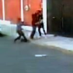 (VIDEO): Estudiante apuñala a su compañero frente de su domicilio en Puebla