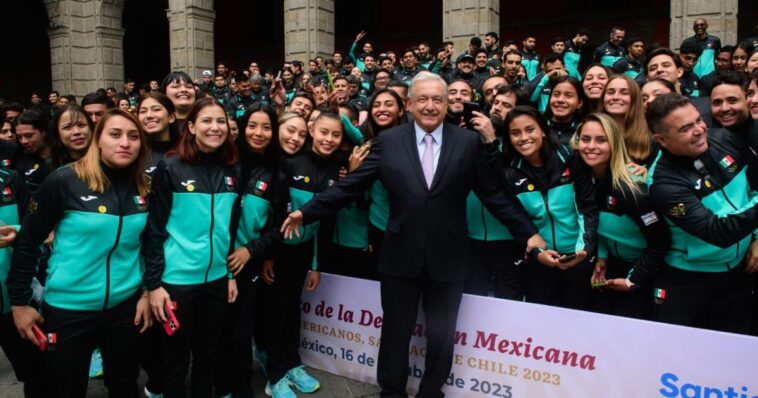AMLO con deportistas mexicanos