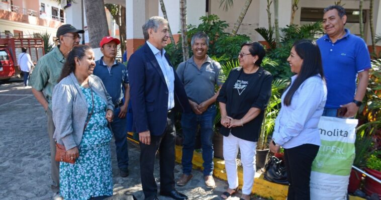 Alcalde de Cuernavaca entrega apoyos al sector primario