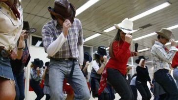 baile masivo de Payaso de rodeo