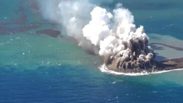 Surge nueva isla en Japón
