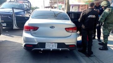 Mujer es detenida tras llevar restos humanos en la cajuela de su auto en Jalisco