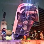 (VIDEO): Camioneta queda arriba de la fuente de la Diana Cazadora en Reforma
