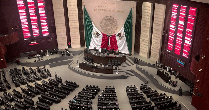 Aspiran a la reelección 88 senadores y 467 diputados 