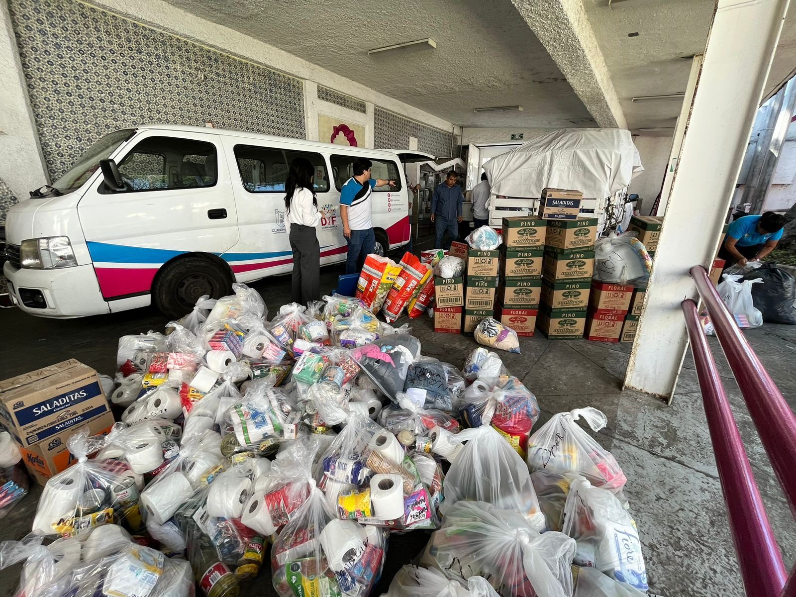 Envía DIF Cuernavaca primer convoy con ayuda para Acapulco