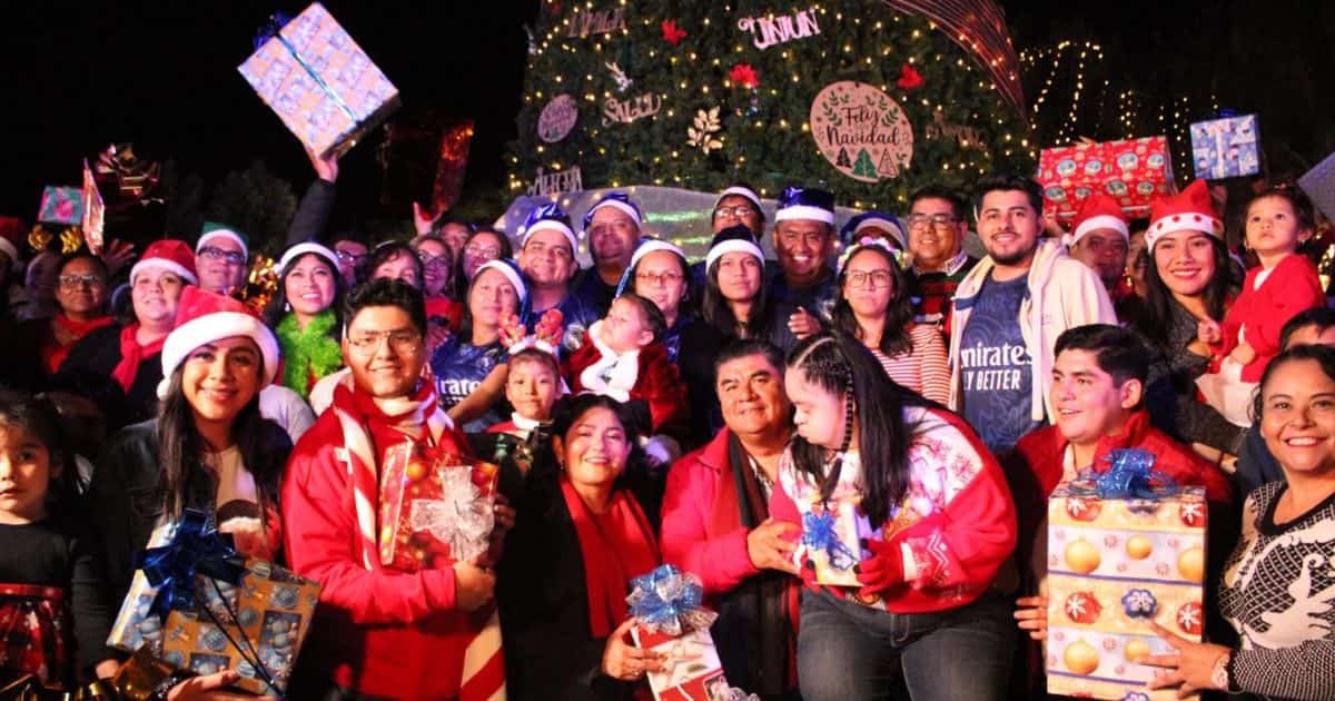 Así se vivió el encendido de árbol navideño en Yecapixtla . Noticias en tiempo real