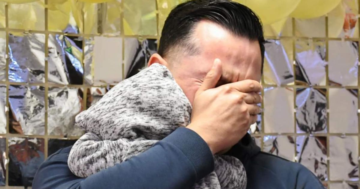 Por primera vez en México un padre soltero logra adoptar un bebé