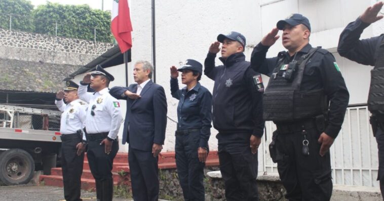 Dan reconocimiento a policias de la SEPRAC