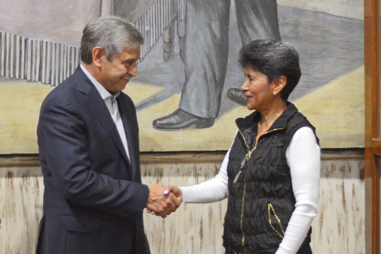 José Luis Urióstegui toma protesta a nueva delegada de Antonio Barona Rojas