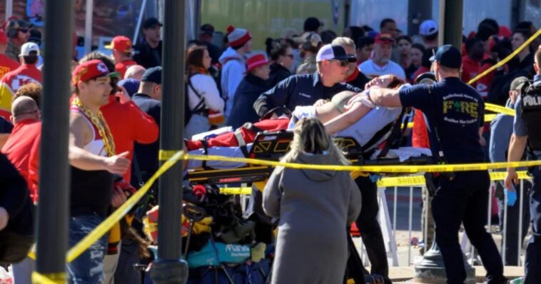 Acusan dos hombres de asesinato por tiroteo en Kansas City