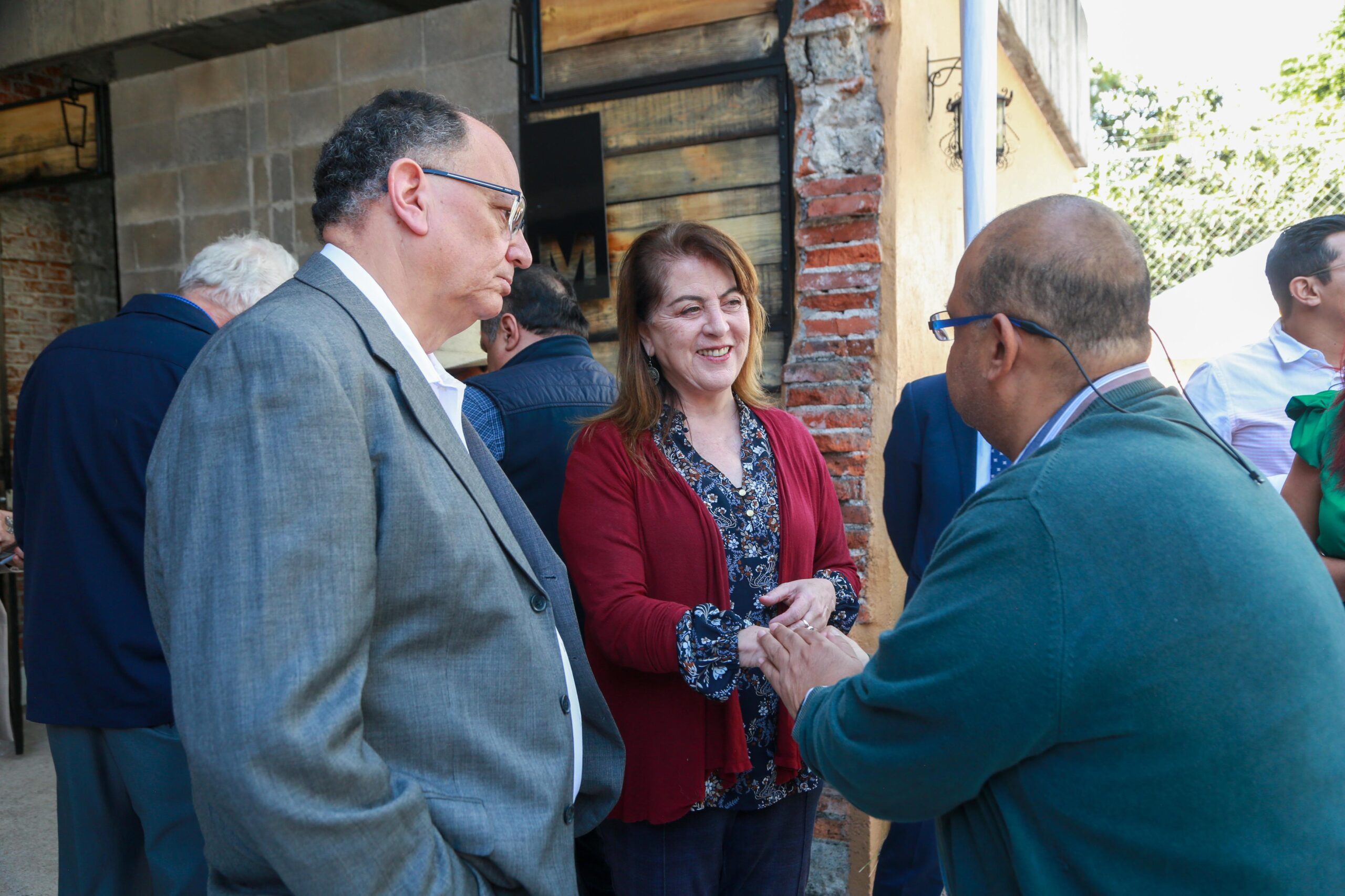 Asiste Margarita Saravia a reunión con centros de investigación