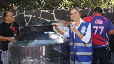 Realizan entrega de calentadores solares y tinacos a 50 viviendas