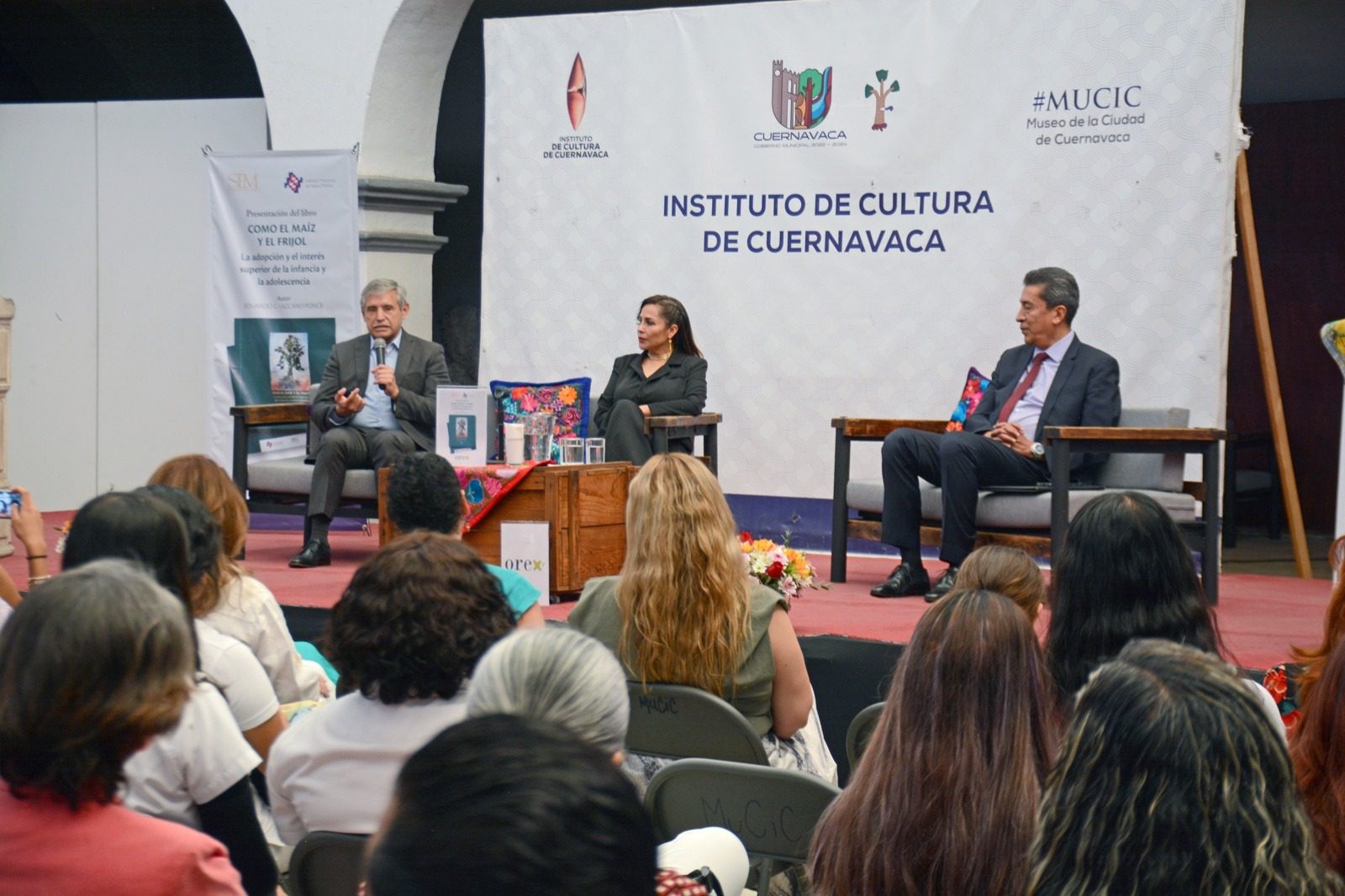 Presentan en Cuernavaca libro con tema de adopción