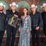 Julieta Venegas incursiona al ritmo del regional mexicano y así suena esta nueva versión
