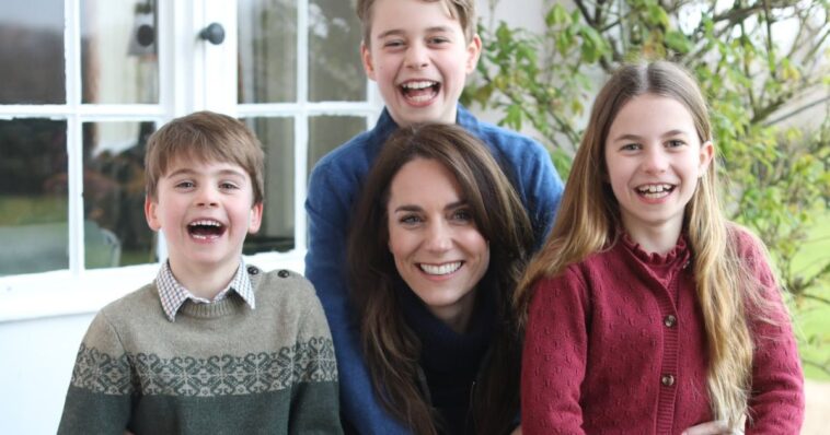 La foto de Kate Middleton y sus hijos es falsa