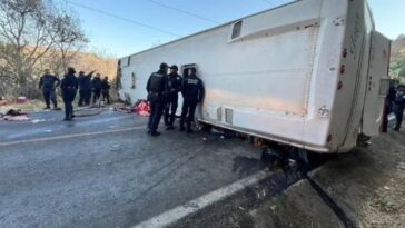 Accidente de camión deja 14 peregrinos fallecidos y 31 heridos