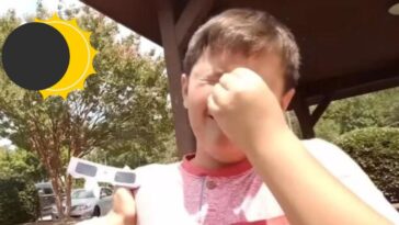 ¿Es real que un niño quedó ciego tras el eclipse solar? Te contamos