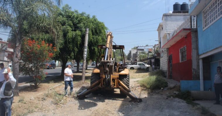 Inician trabajos de reconstrucción en la calle Defensa Nacional