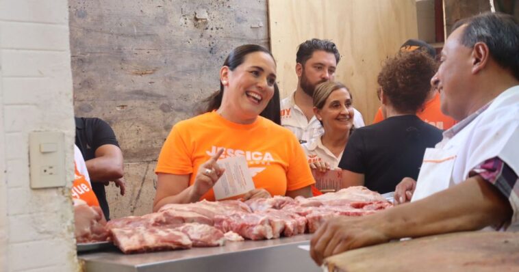 Jessica Ortega recorre el Mercado de Adolfo López Mateos