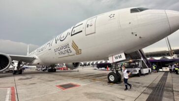 Hombre fallece tras turbulencias en avión de Singapur