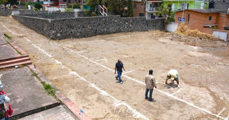 Inician exhumación de restos mortales en panteón de la Paz
