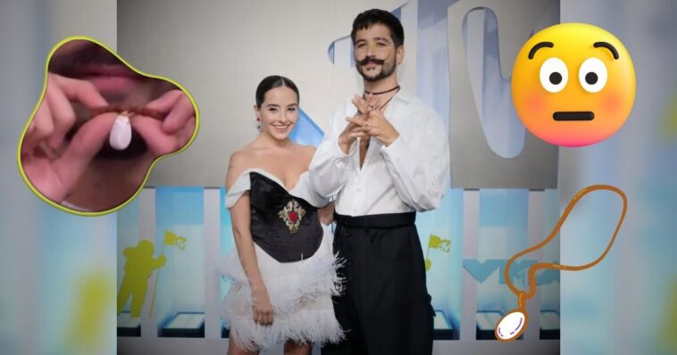 Camilo presume su collar con leche materna de Evaluna