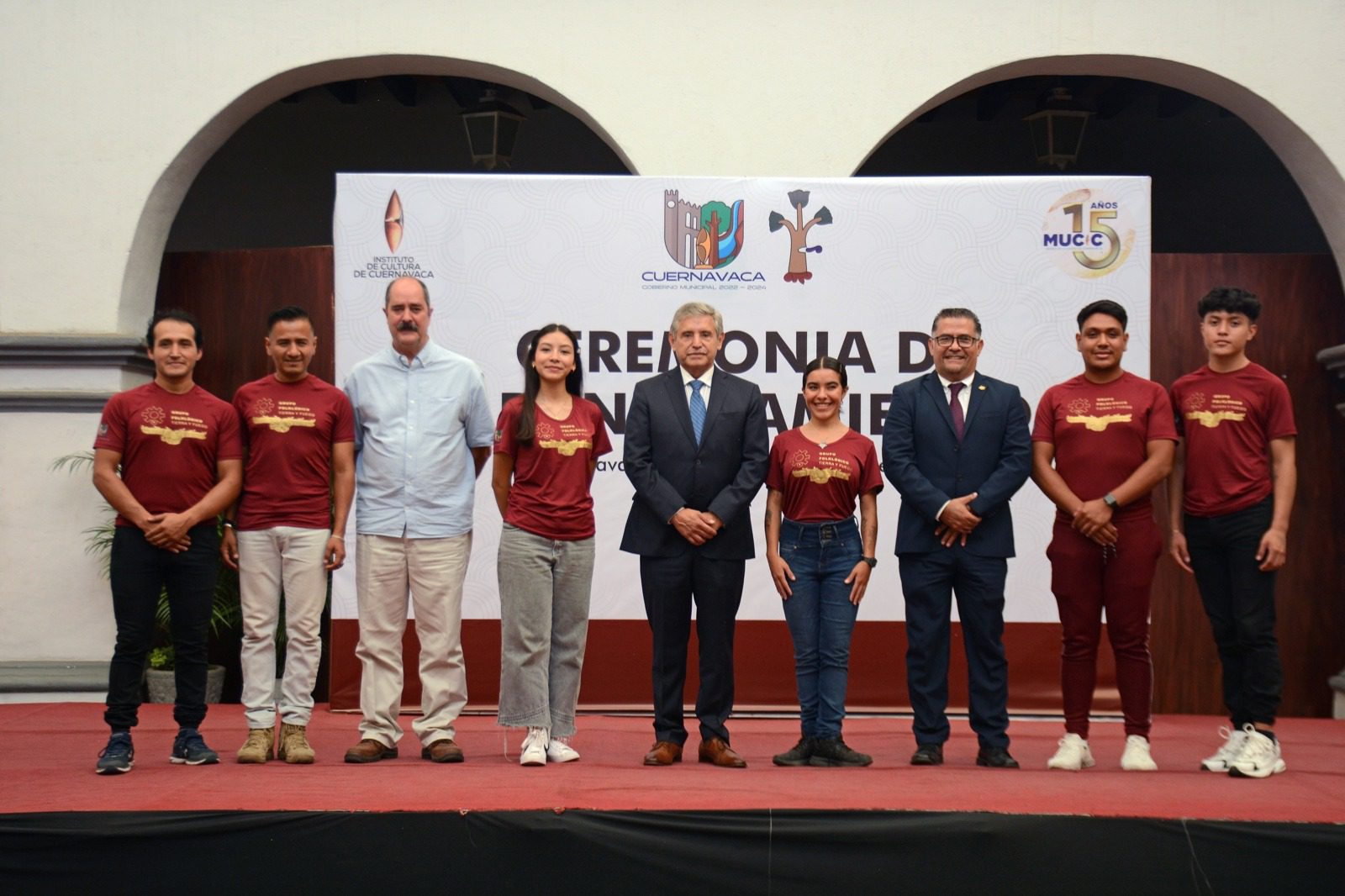 Abandera alcalde Urióstegui a grupo de danza folklórica que representará a Cuernavaca en Colombia