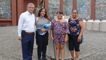 Alcalde de Cuernavaca hace entrega de tinacos