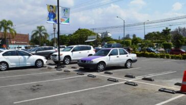 Alertan sobre cobro indebido en estacionamientos públicos en Morelos