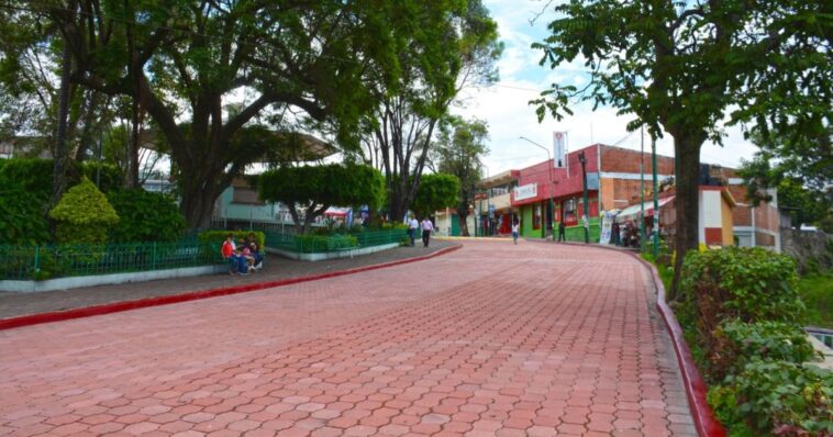 Pueblo de Chamilpa disfrutará de la renovada calle Francisco J Mujica